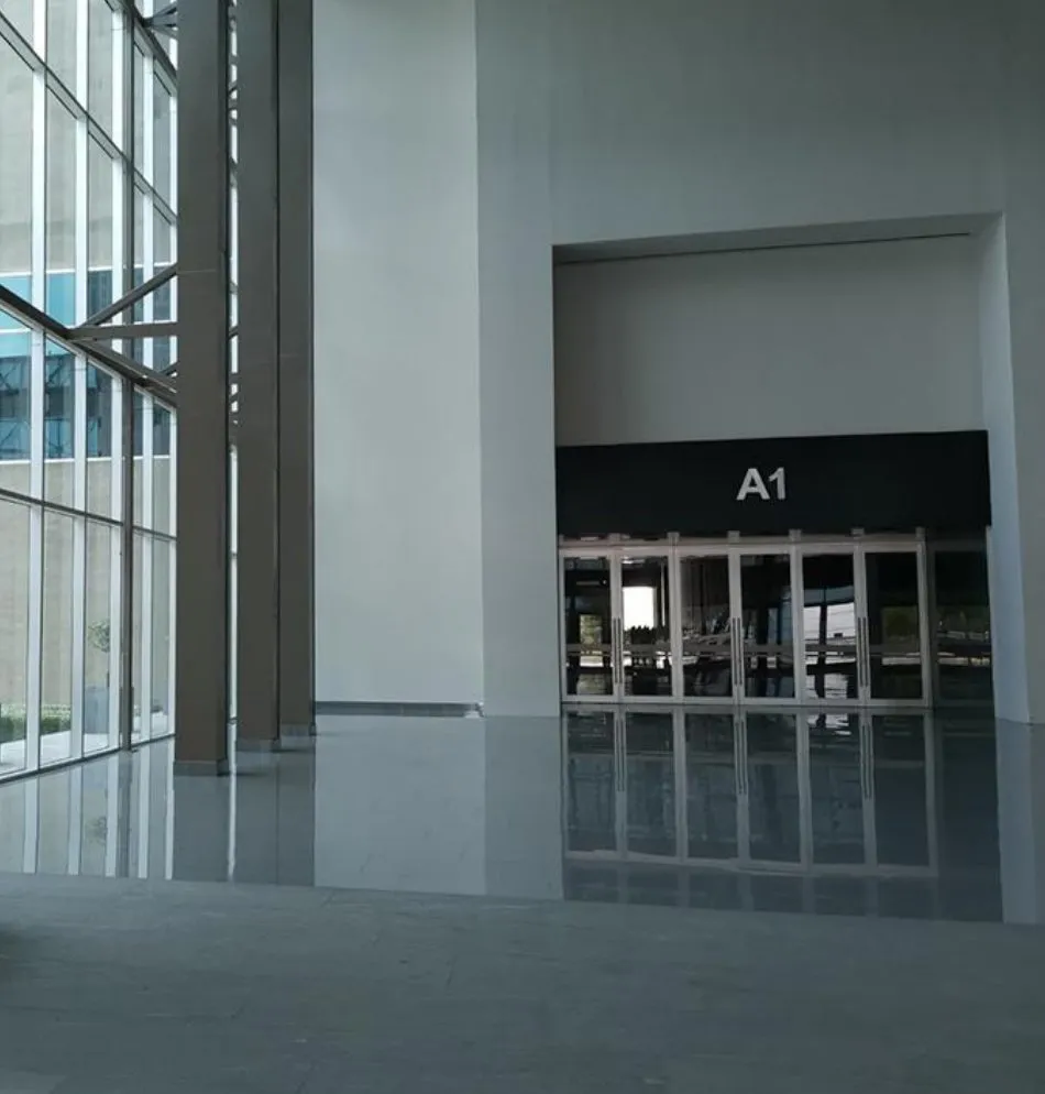 Acceso a la Sala A1 de Cintermex